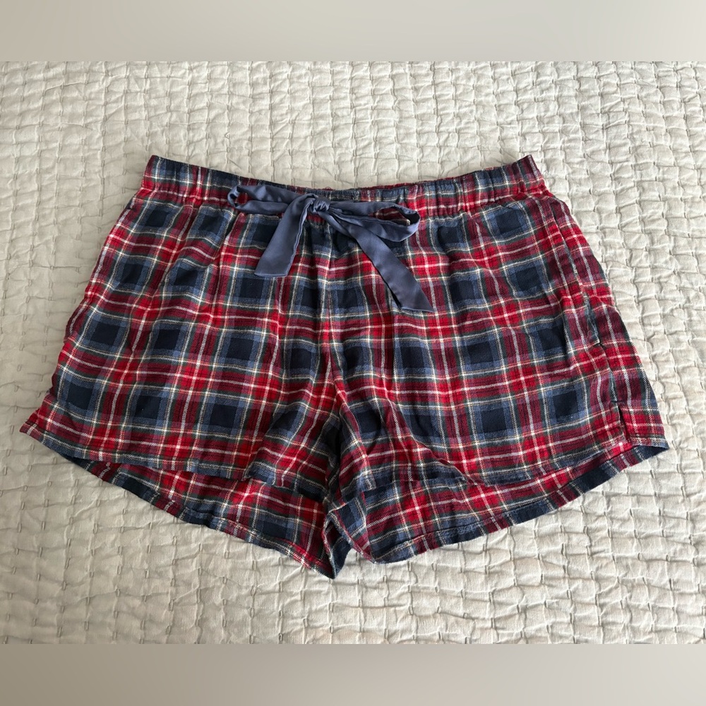 Hollister Plaid Flannel Women's Sleep Shorts with Pockets